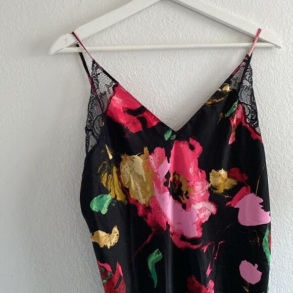 Natori Floral Print Pajama Set - Picture 10 of 13